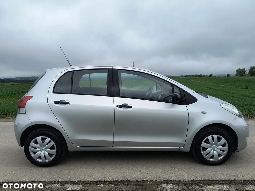 Toyota Yaris 1.0 Entry - 5