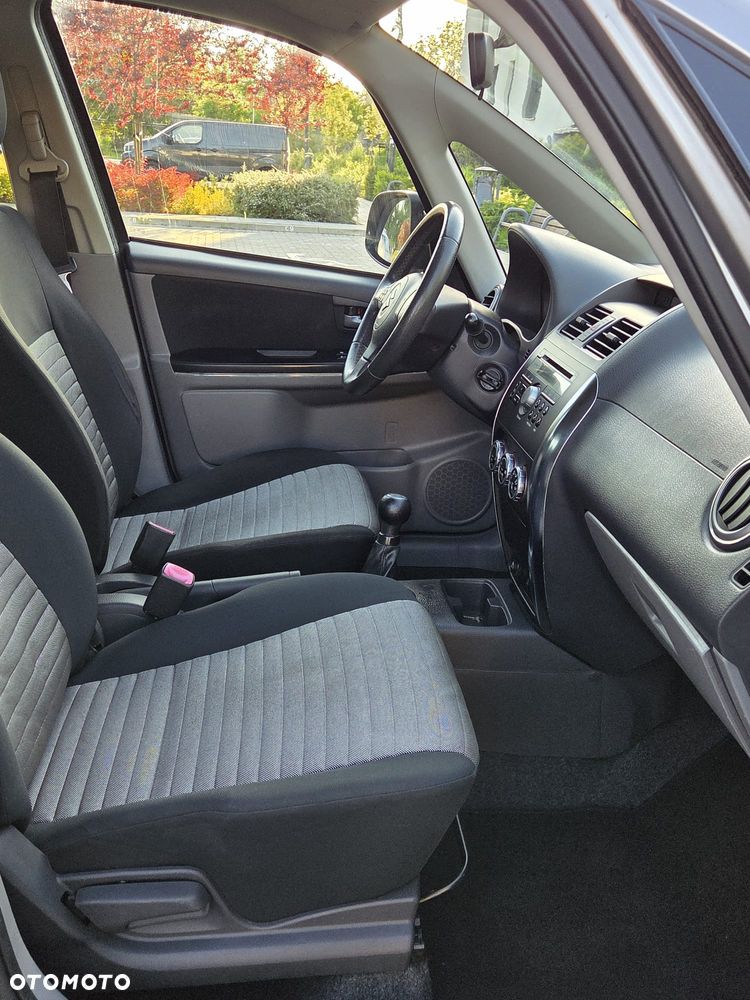 Suzuki SX4 1.6 VVT 4x4 Comfort - 8