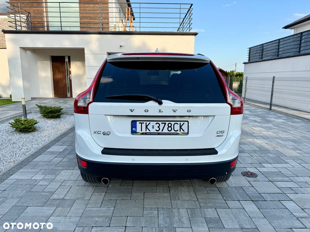Volvo XC 60 D5 AWD Momentum - 6