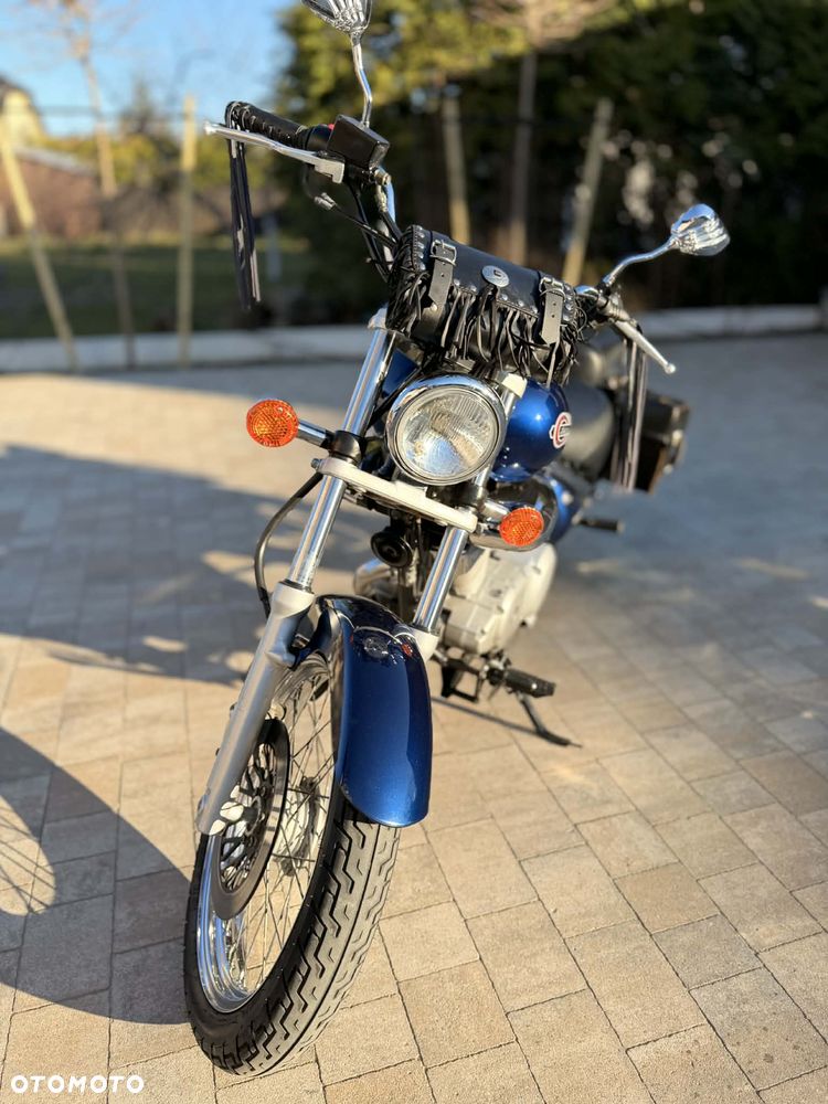 Suzuki Intruder - 35