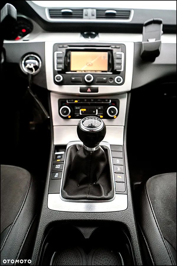 Volkswagen Passat - 26