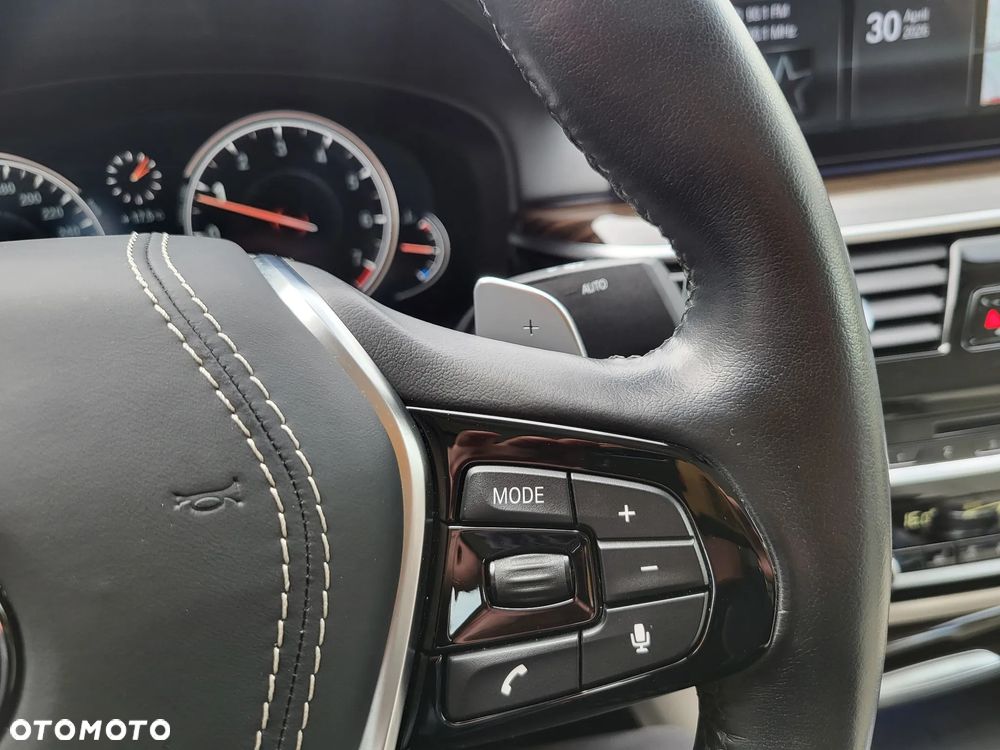 BMW Seria 5 540i xDrive Luxury Line - 19