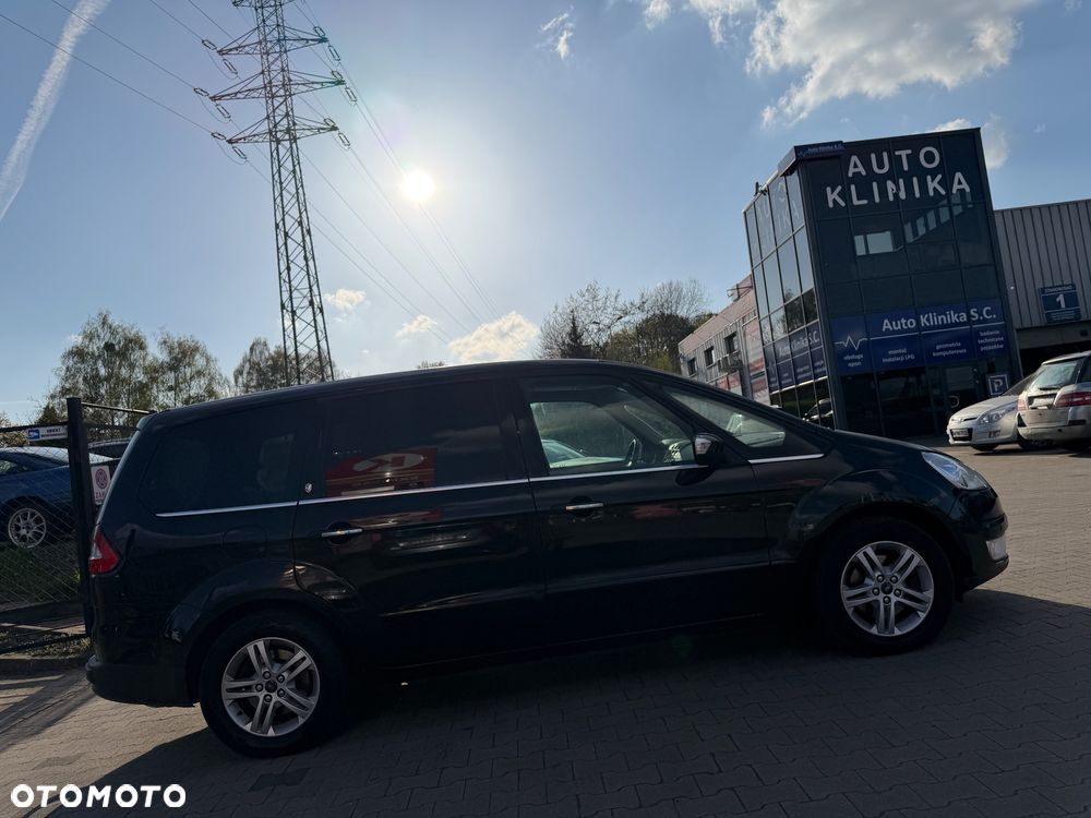 Ford Galaxy 2.2 TDCi Ghia - 12
