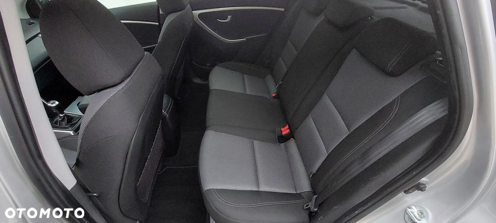 Hyundai i30 1.6 CRDi BlueDrive Comfort - 23