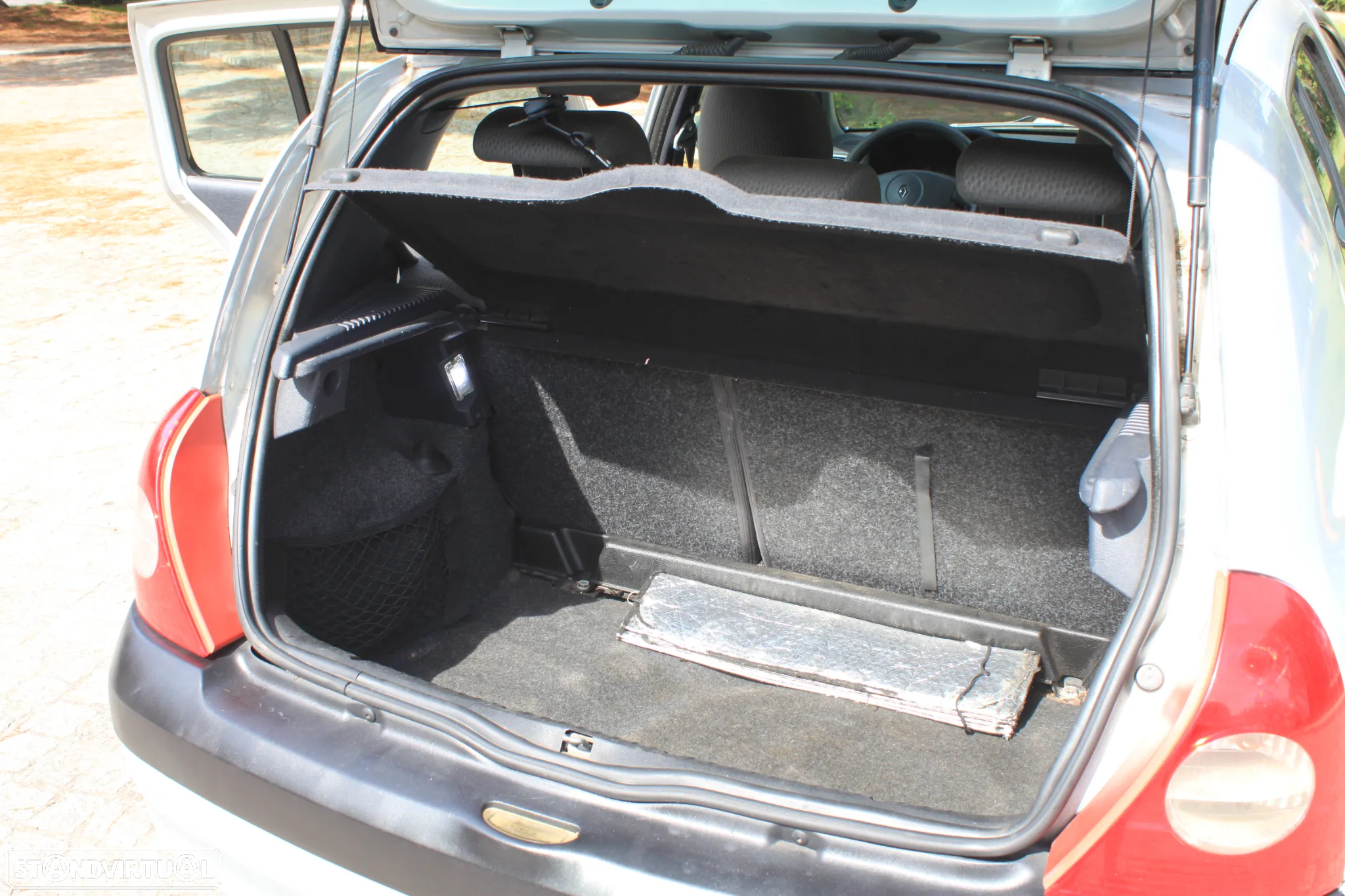 Renault Clio 1.2 16V Confort Authentique - 7