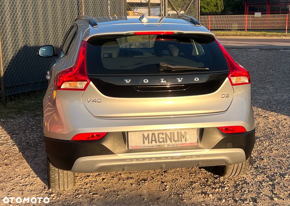 Volvo V40 Cross Country D2 Momentum - 39