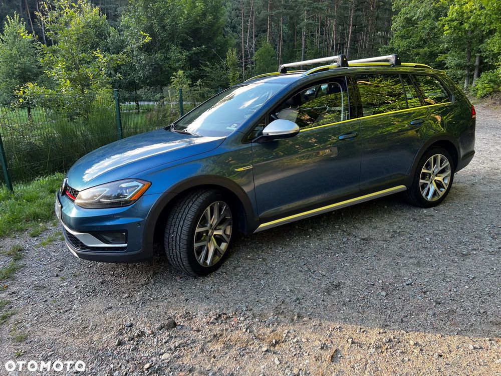 Volkswagen Golf - 4