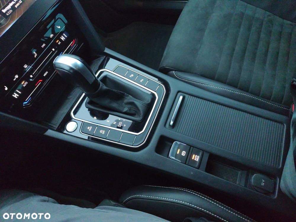 Volkswagen Passat - 21