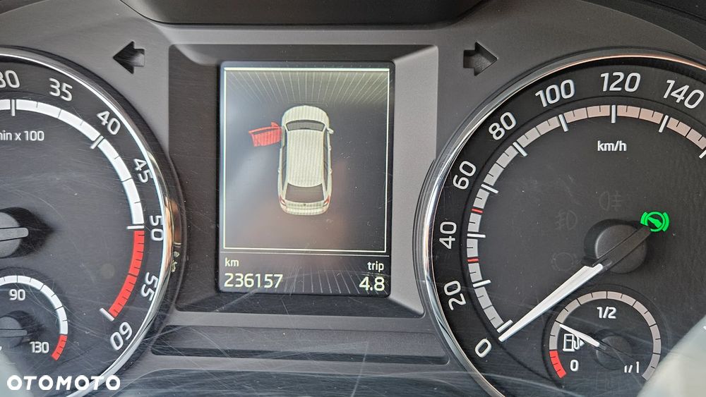 Skoda Octavia Combi 2.0 TDI DSG RS - 21