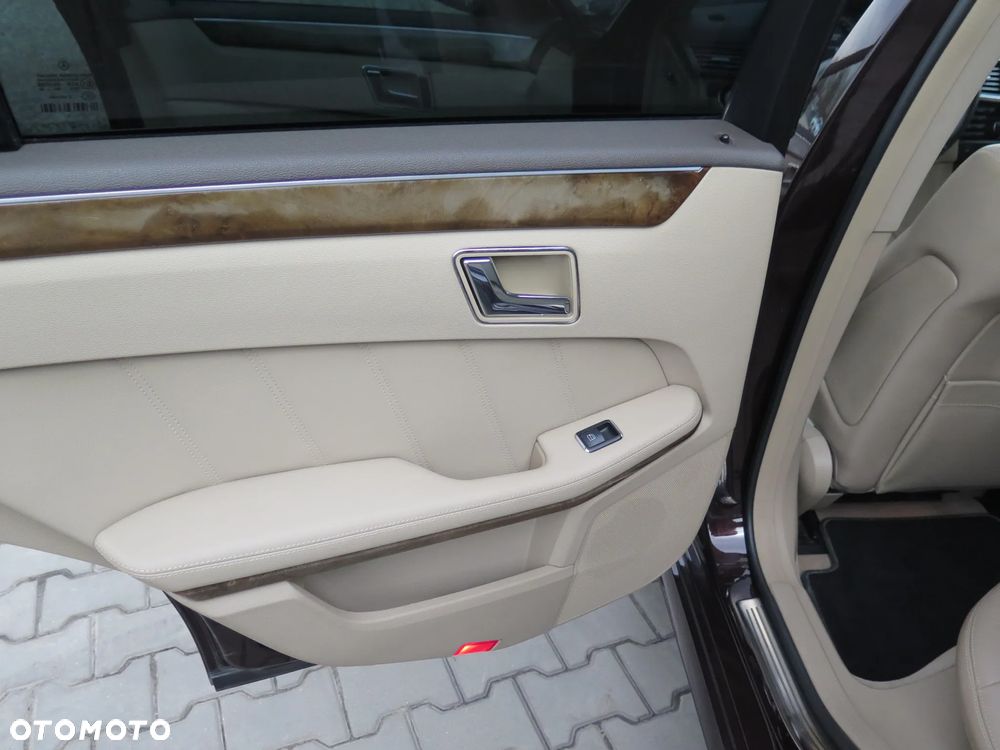 Mercedes-Benz Klasa E 350 CDI BlueEff Elegance - 21