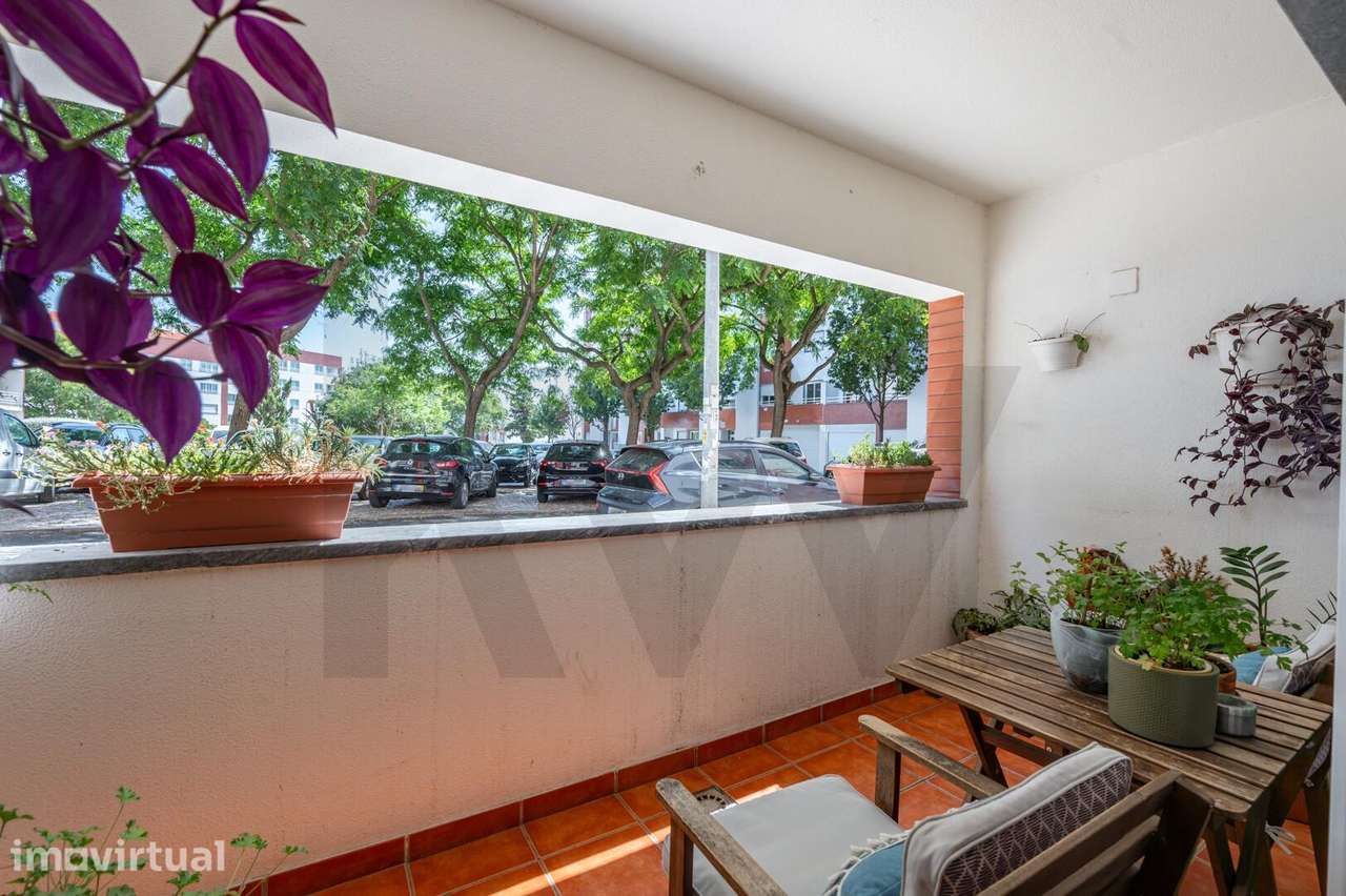 Apartamento T2 com Parqueamento e Arrecadação | Urbanização Parque São - Grande imagem: 4/35
