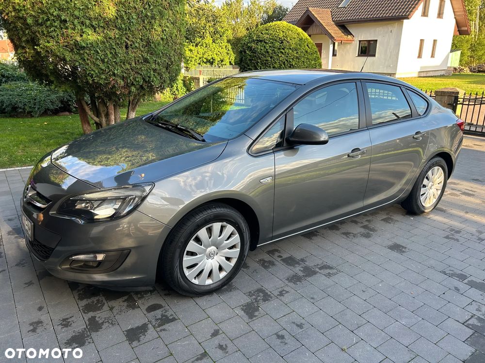 Opel Astra IV 1.4 T Active - 1