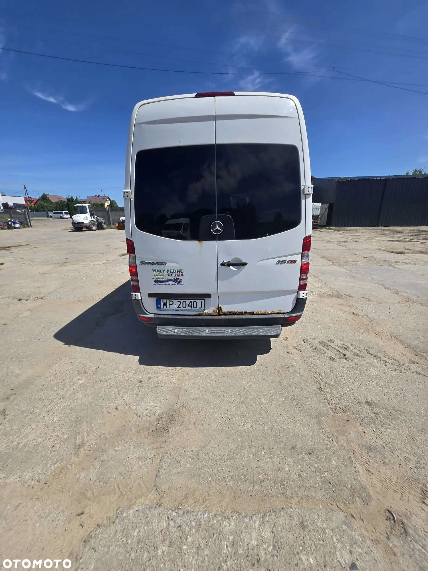 Mercedes-Benz Sprinter - 9