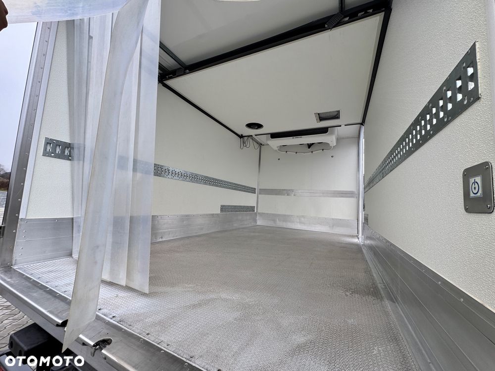 Iveco Daily‼️72C18‼️3.0 HI-MATIC Chłodnia/Mroźnia zakres -32C/+22C THERMO KING V-500 MAX Źródło Zasilania 400V Grube Ściany/Podłoga Przegroda komorowa‼️ Full LED na bliźniaku Salon Polska Poduszki Pneumatyczne DMC7200kg - 9