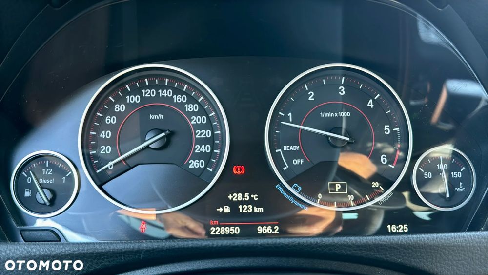 BMW Seria 3 318d Edition M Sport Shadow - 19