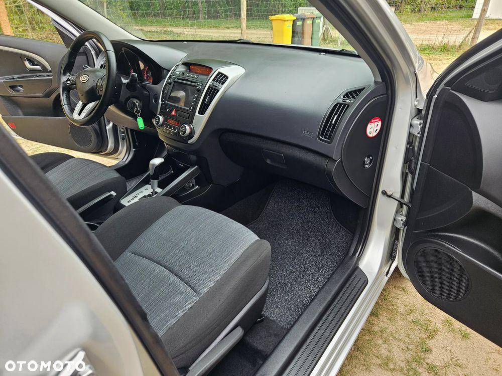 Kia Ceed - 21