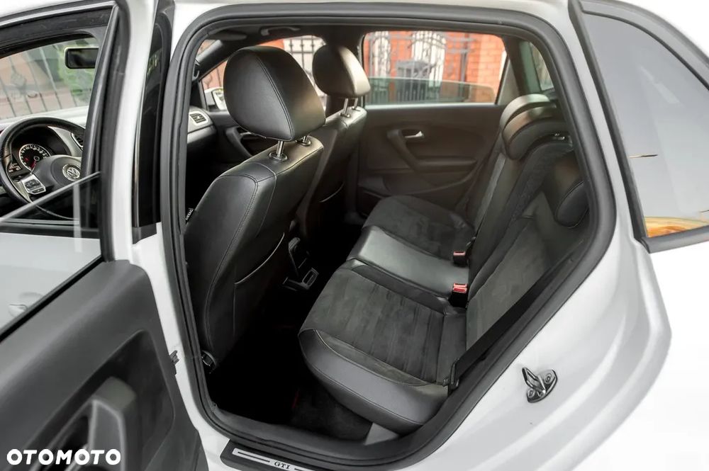 Volkswagen Polo 1.4 DSG GTI - 19