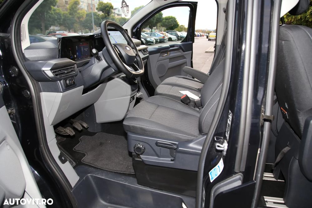 Ford Tourneo Custom Bus 320L 2.0 EcoBlue 150 CP 6MT L2H1 FWD Titanium X - 13