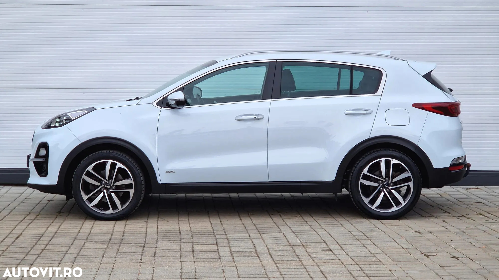 Kia Sportage 2,0 CRDI AWD Spirit - 9