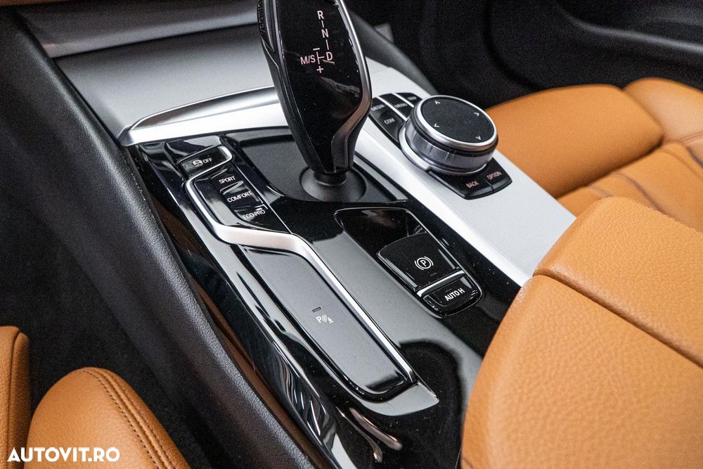 BMW Seria 5 520d Aut. Luxury Line - 25