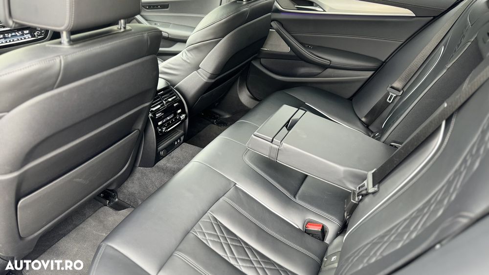 BMW Seria 5 530e Aut. Luxury Line - 33