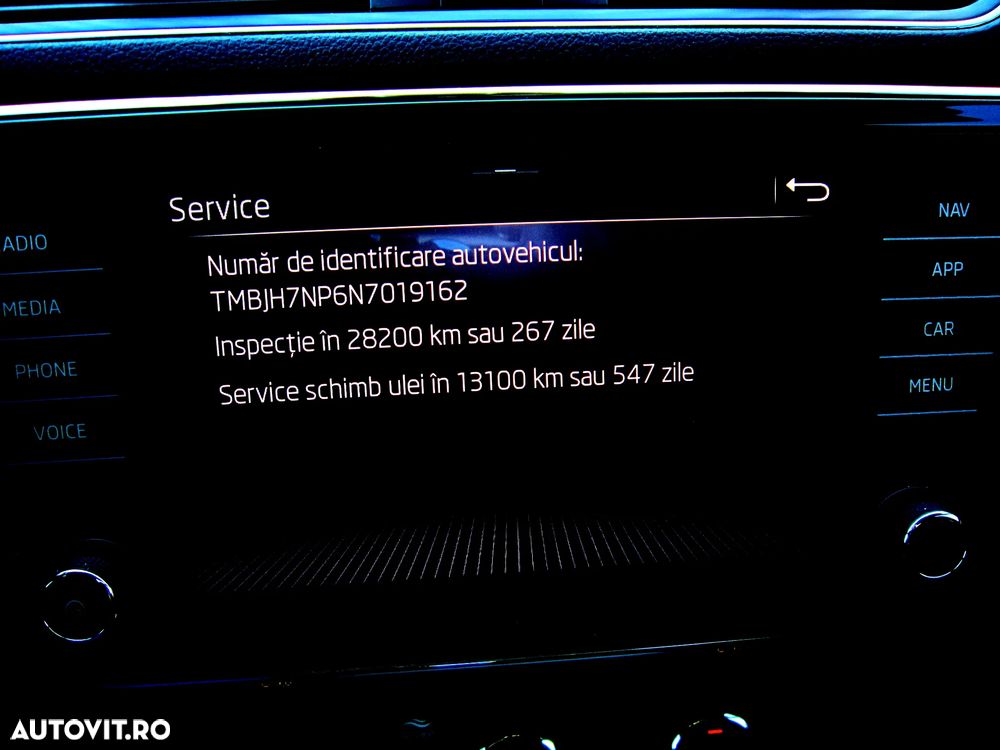 Skoda Superb 2.0 TDI DSG Ambition - 29