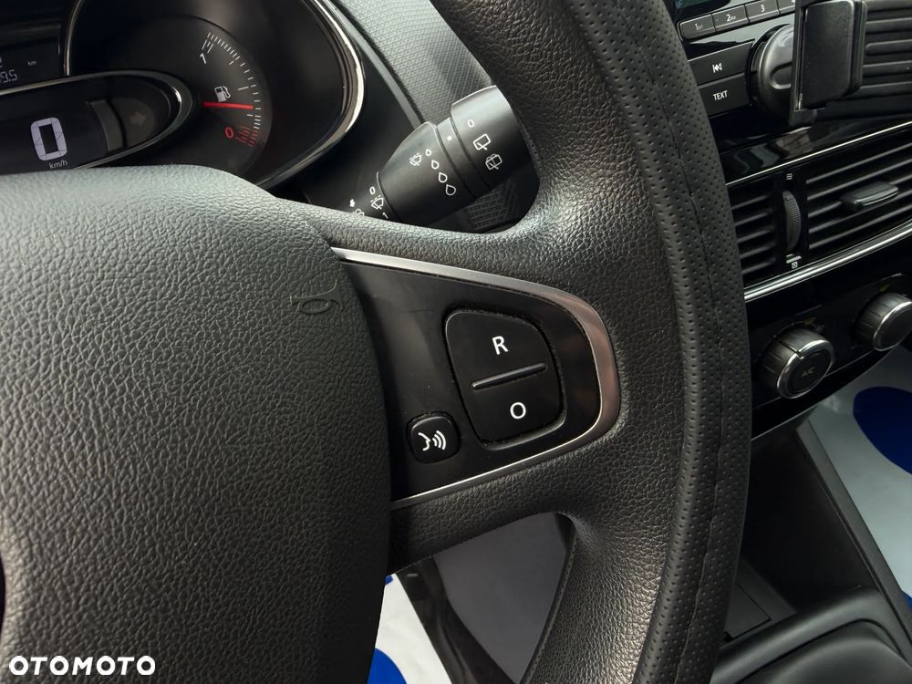 Renault CLIO - 24