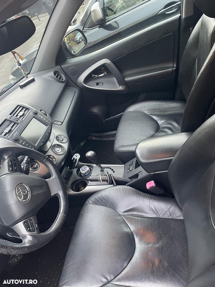 Toyota RAV4 - 13