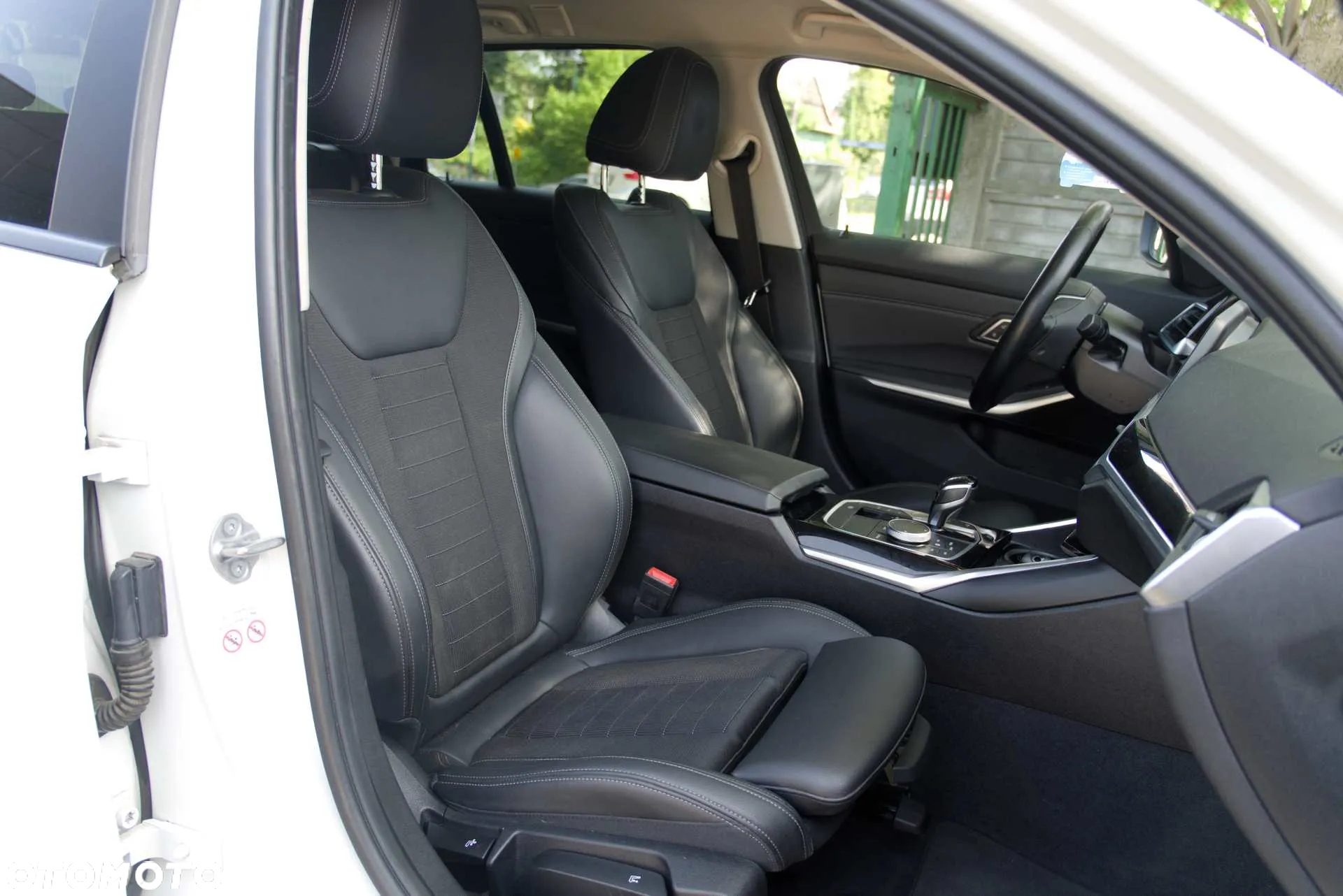 BMW Seria 3 330e PHEV - 27