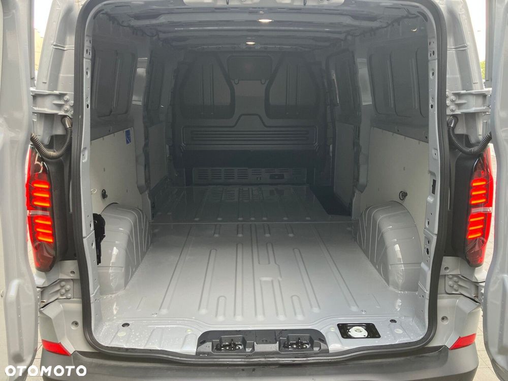 Volkswagen Transporter Transporter Furgon silnik: 2,0 l TDI 170 KM / skrzynia biegów: 8-biegowa automatyczna rozstaw osi: 3500 mm - 8