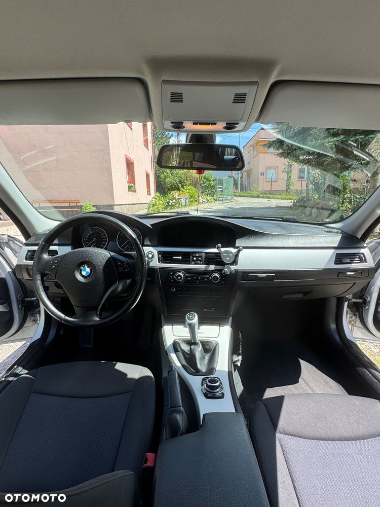 BMW Seria 3 318i - 12