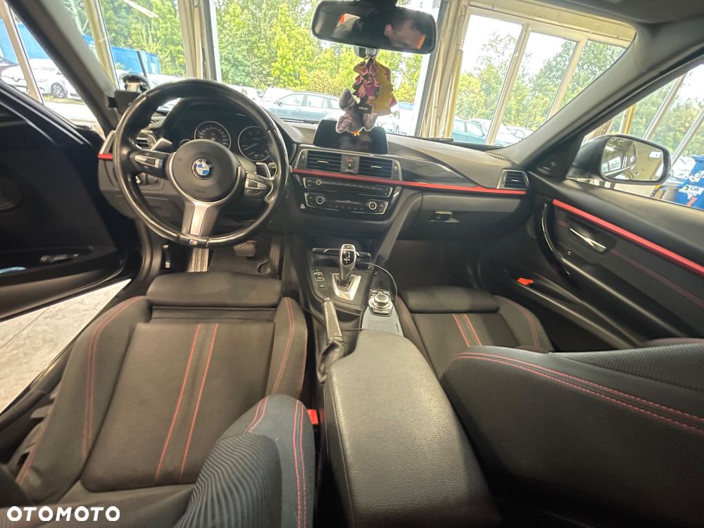 BMW Seria 3 320d Sport Line - 12