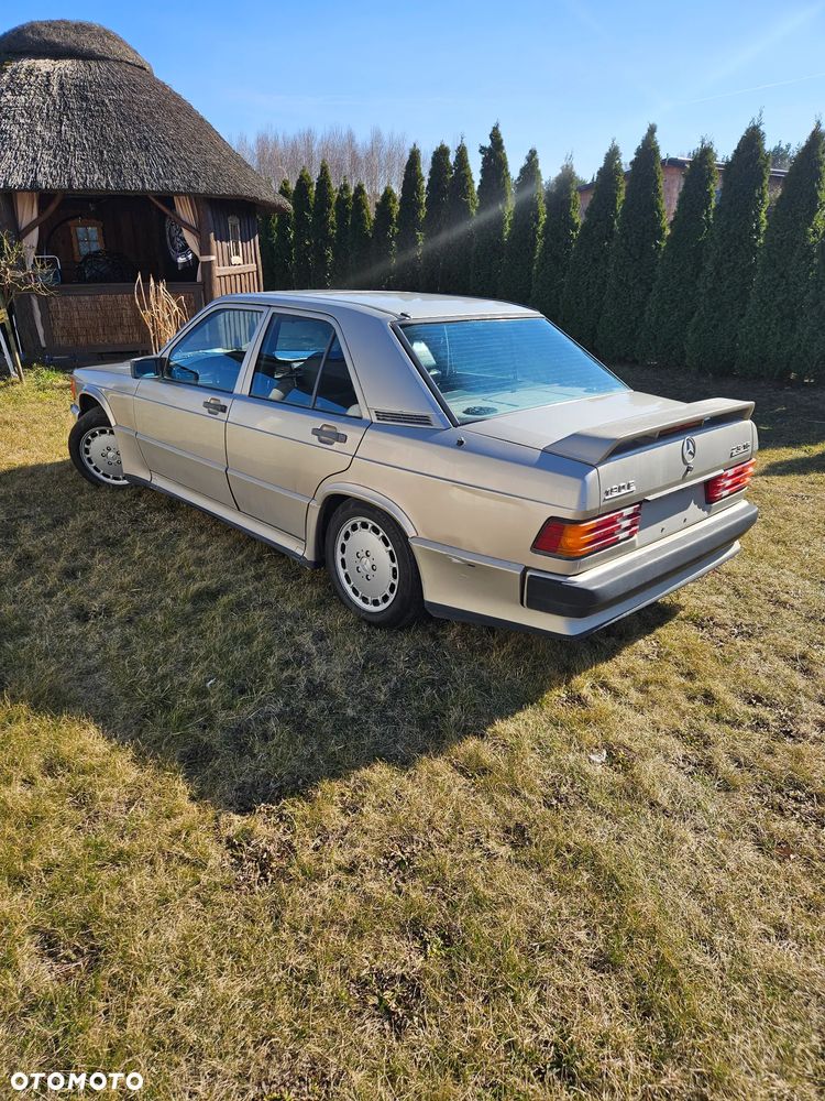 Mercedes-Benz W201 (190) - 4