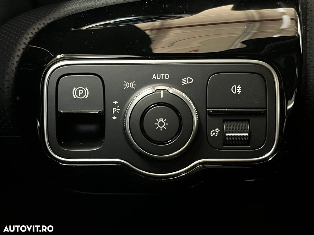 Mercedes-Benz CLA 180 - 21