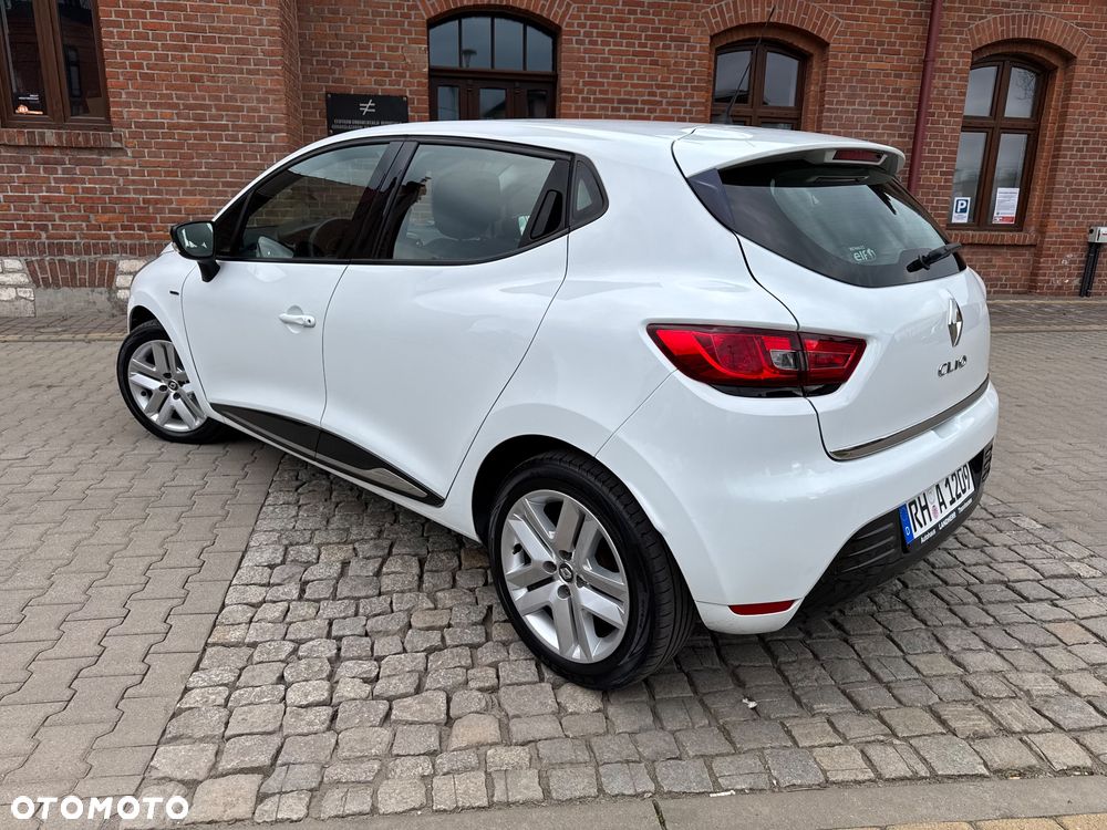 Renault Clio 1.2 16V 75 Limited - 13