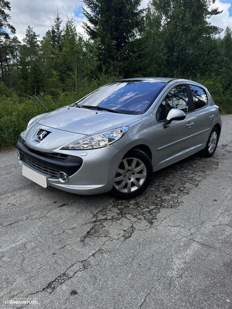 Peugeot 207 - 1