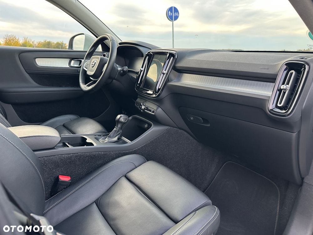 Volvo XC 40 T3 Momentum - 9