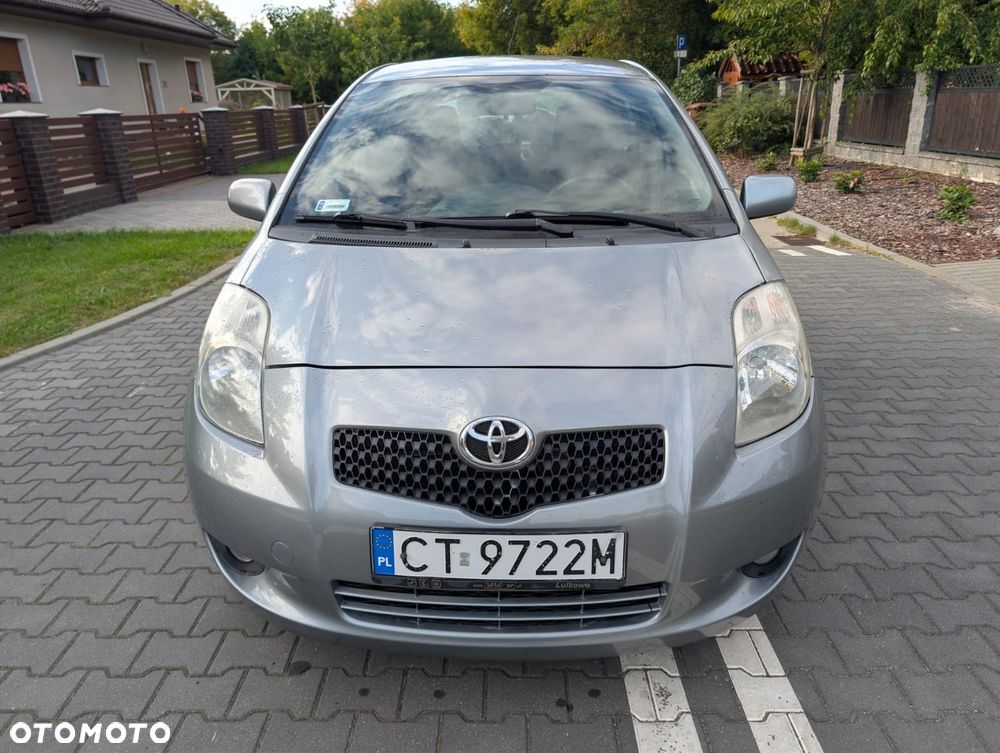 Toyota Yaris - 1