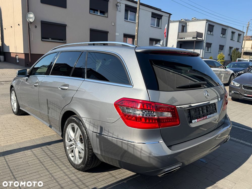 Mercedes-Benz Klasa E 200 CGI BlueEffICIENCY Avantgarde - 21