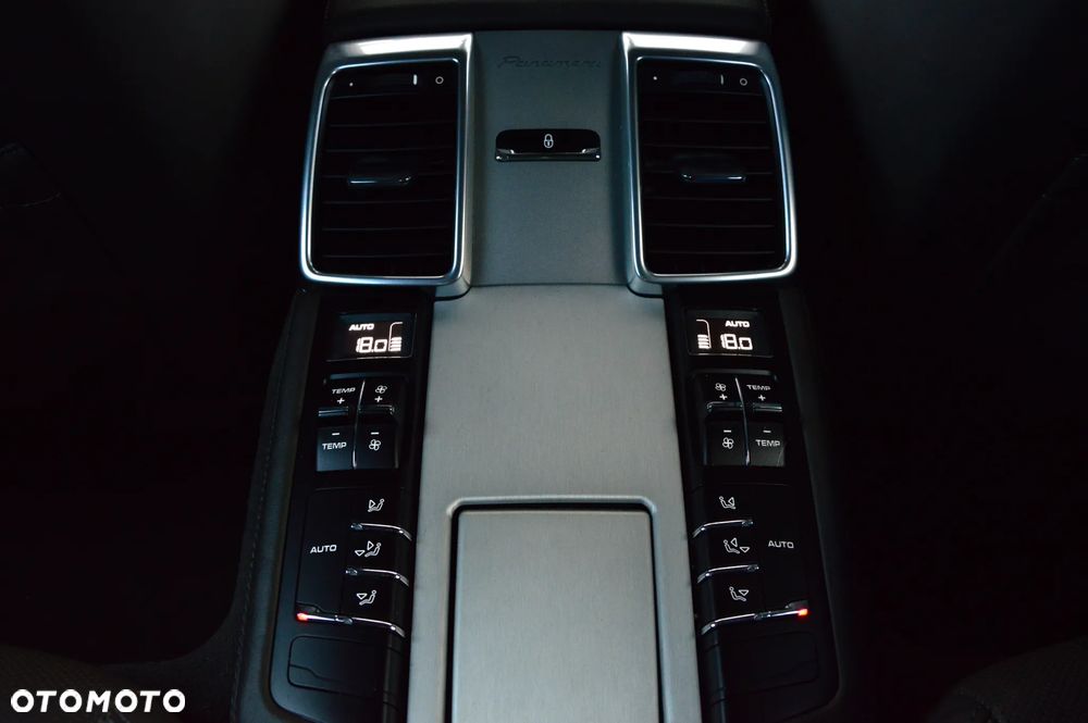 Porsche Panamera 4 - 23