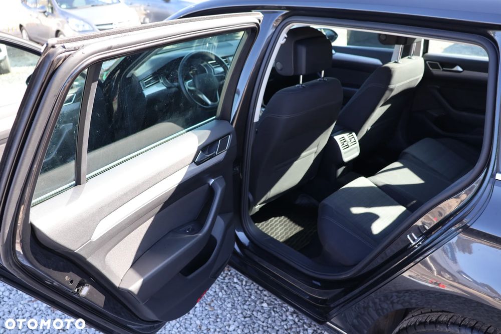Volkswagen Passat Variant 2.0 TDI EVO Elegance DSG - 12