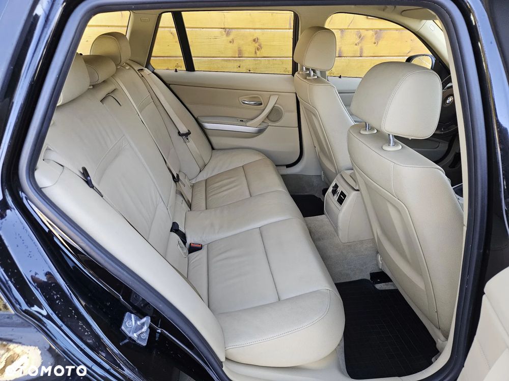 BMW Seria 3 - 22