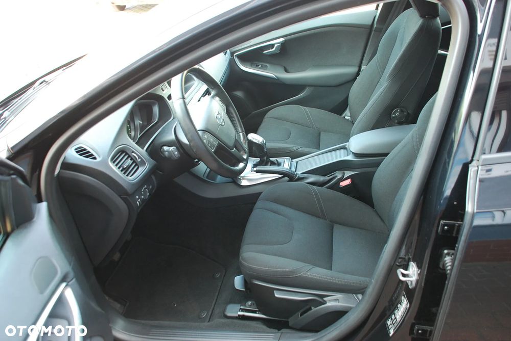 Volvo V40 T2 - 4