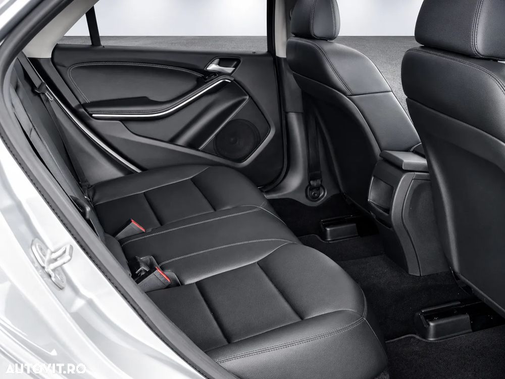 Mercedes-Benz CLA 180 7G-DCT UrbanStyle Edition - 10