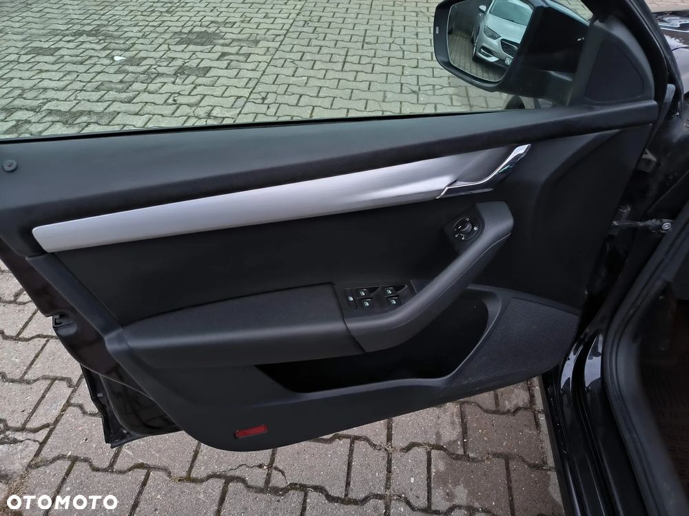 Skoda Octavia 1.6 TDI DSG Premium Edition - 16