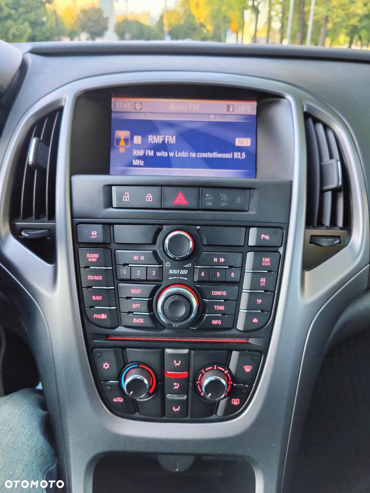 Opel Astra 1.7 CDTI Cosmo - 11