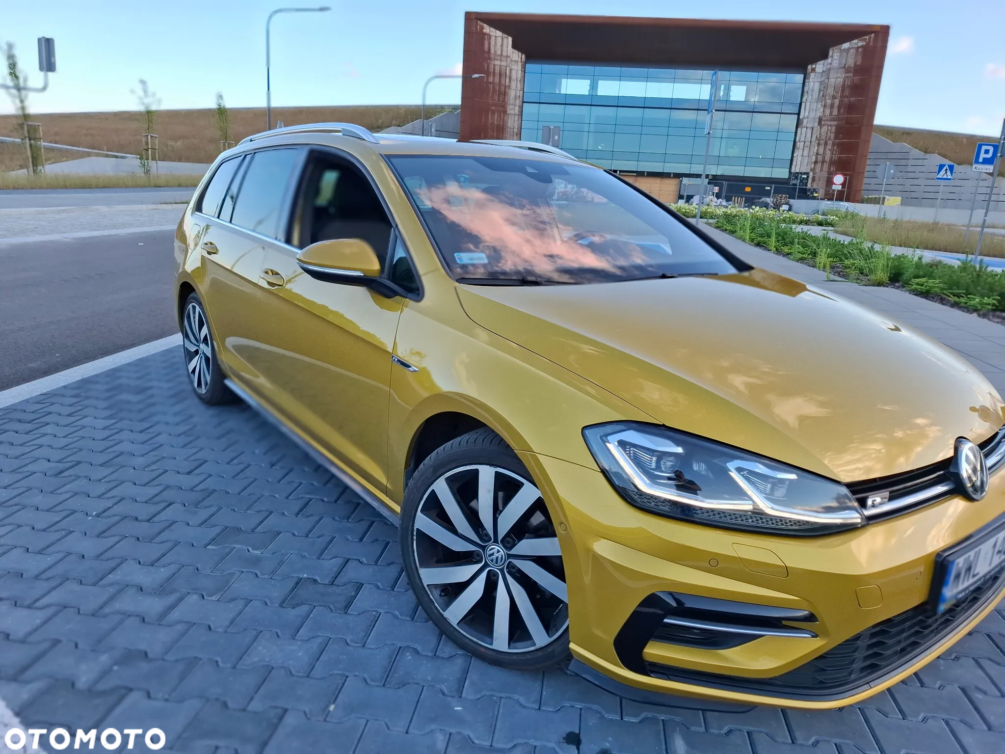 Volkswagen Golf - 8