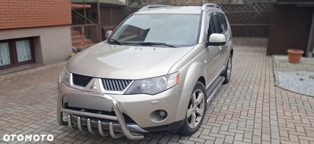 Mitsubishi Outlander 2.0 DID Instyle - 3