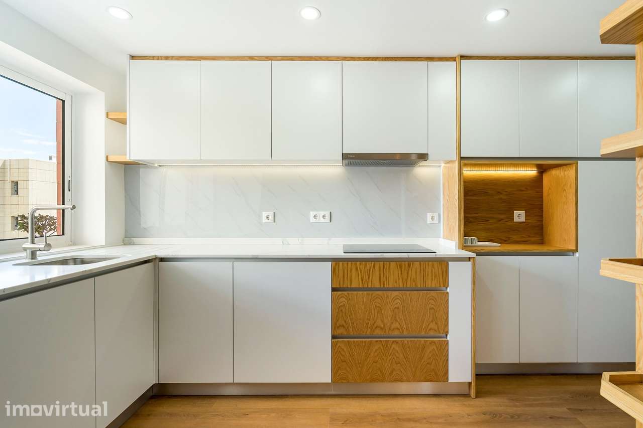 T2 Quinta das Conchas | Renovado | Varandas - Grande imagem: 5/26