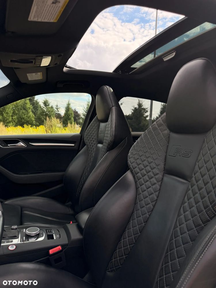 Audi RS3 Limousine - 24